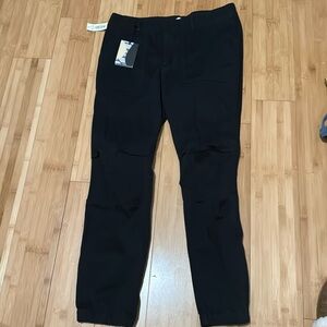 NWT Aritzia TNA Heroic Pant in Black